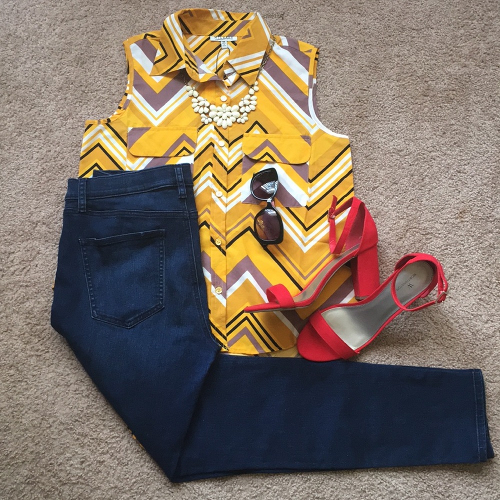 Back Button Blouse - Picture 3 of 7